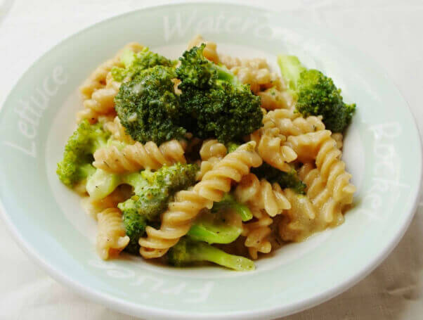 broccoli cheese pasta
