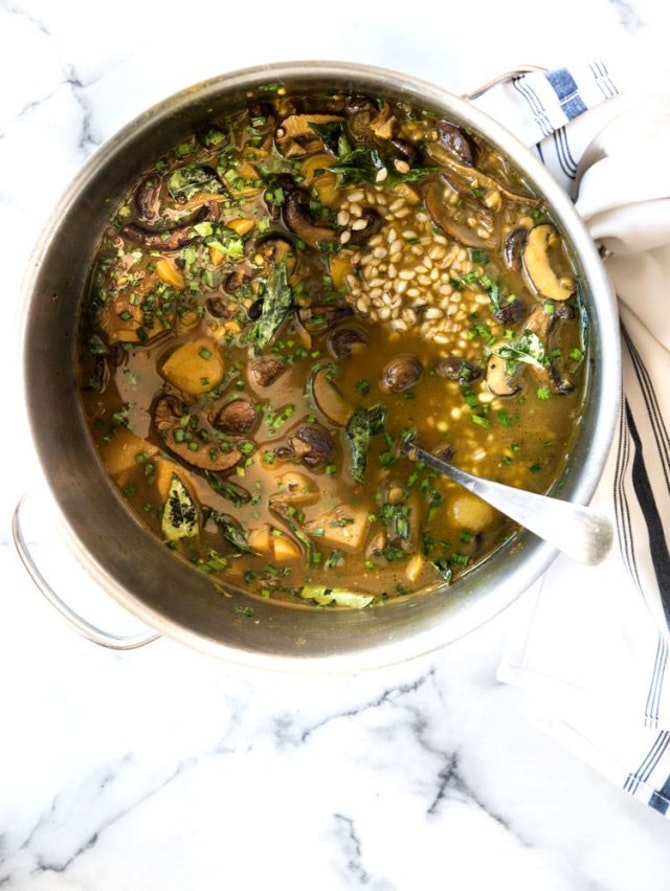 Vegan Lunch Ideas - Mushroom Curry Barley Soup