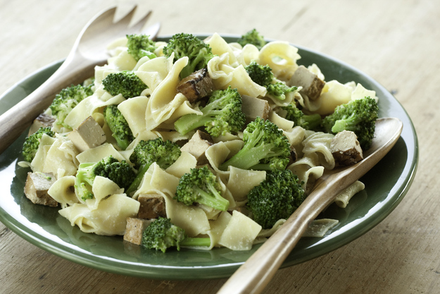 Cashew Noodles with Broccoli and Tofu