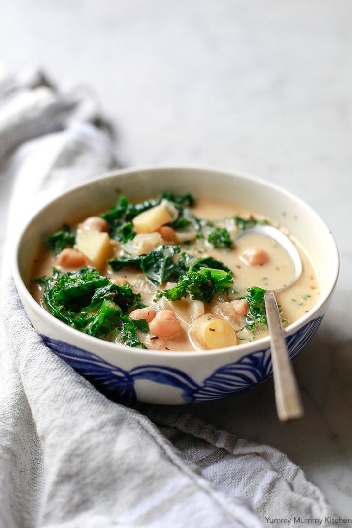 Ideal for a cozy weeknight in (or when you just have a sack full of potatoes you need to get rid of 😅). Use full-fat coconut milk for the creamiest results. Recipe here.