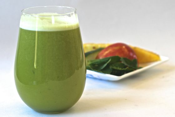 Glowing Green Juice (Pineapple, Cucumber and Mint Juice)